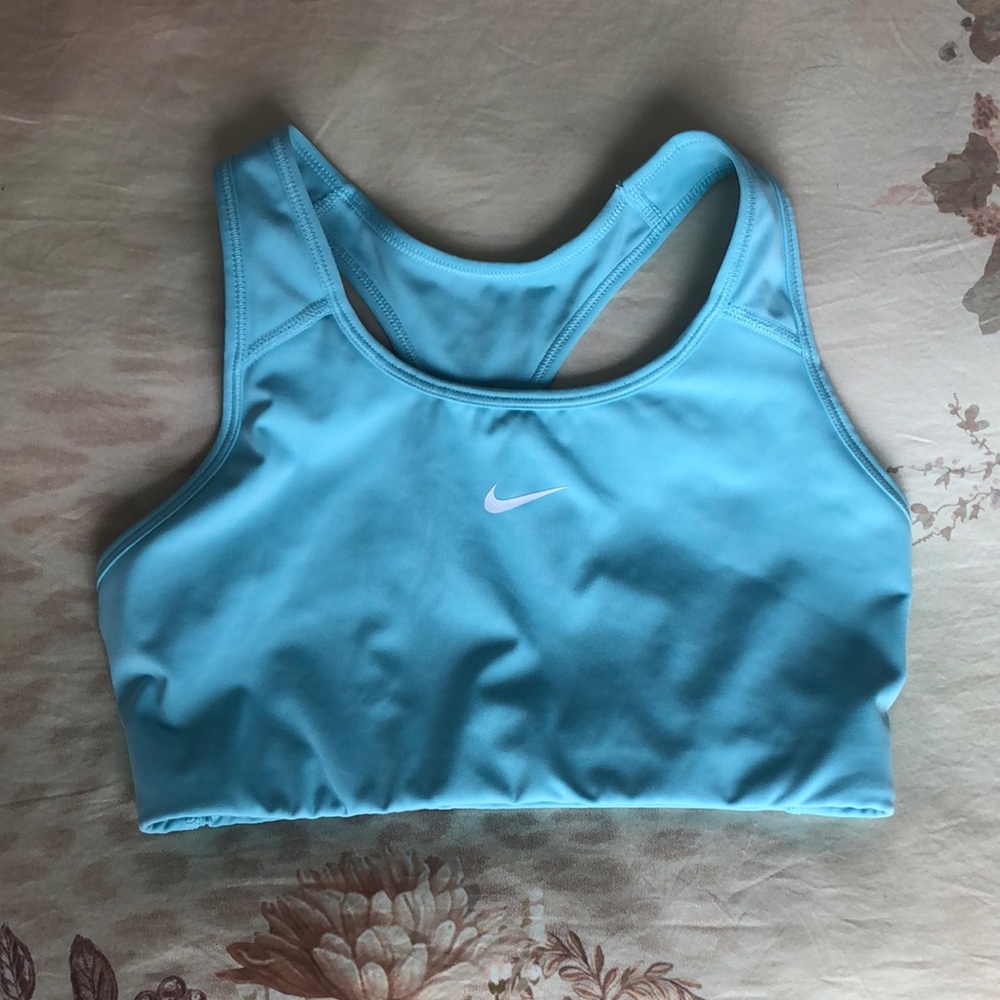 Nike Swish Racerback Sports Bra